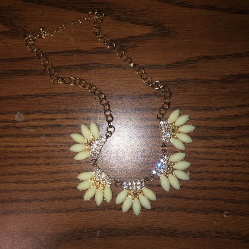 Forever 21 gold and light green necklace